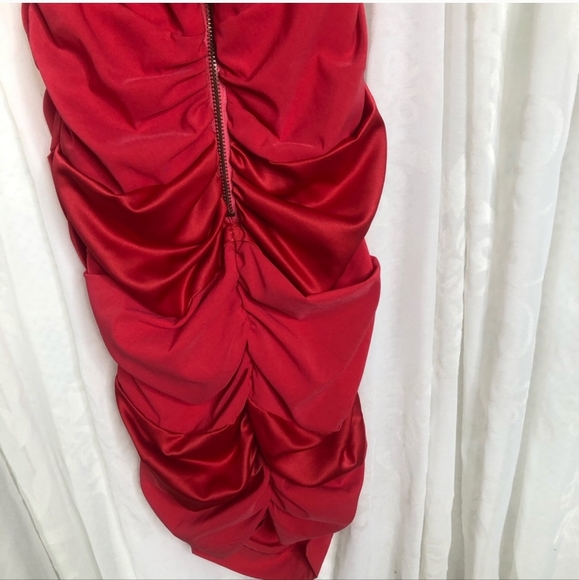 ⛔️SOLD⛔️ PASCUCCI Couture Woman's size 8 red ruched bodycon midi dress - Picture 6 of 13